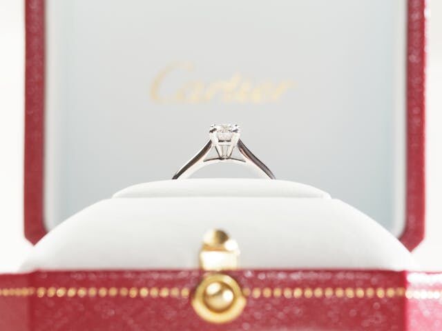 How Much is a 2-Carat Diamond Ring? Discover Arat's Promise